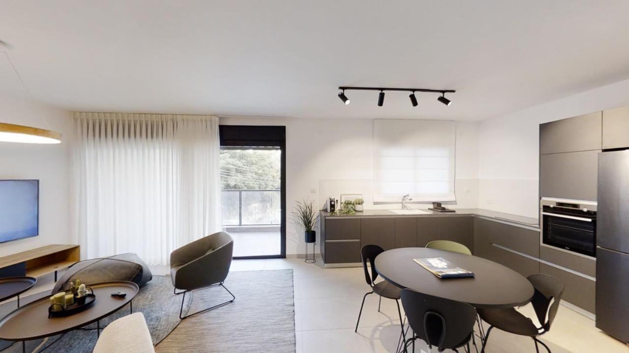 Luxury 3&4 Bedroom New Apartments - Close To The Beach & Bahai Gardens Haifa Exterior photo